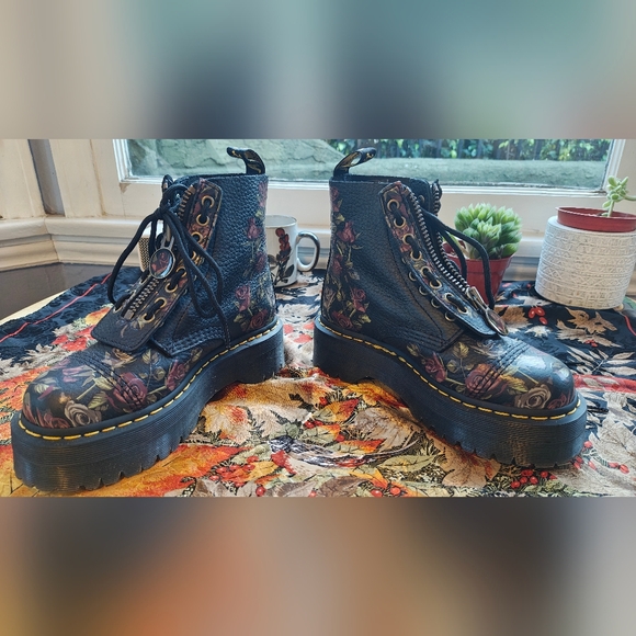 Dr. Martens Sinclair Decayed flowers Platform Boots, Size 6 - Picture 4 of 6